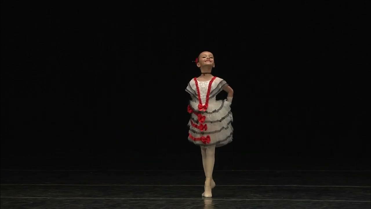 Вариация Испанской куклы из балета "Фея кукол" - YouTube