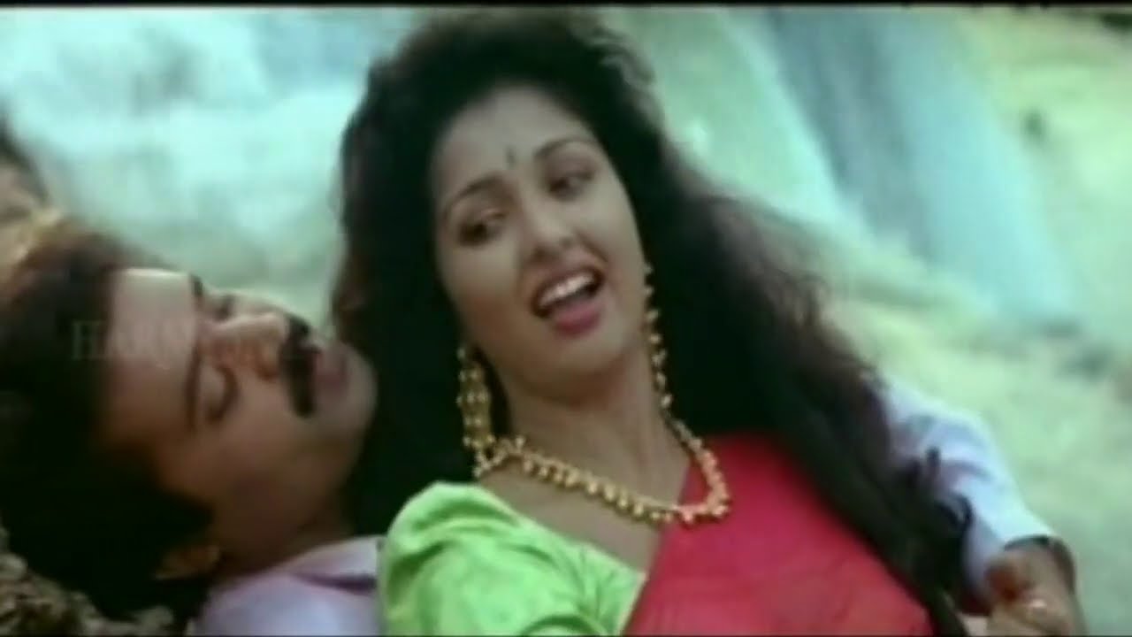 Anthimaanam Poothapolen Munnilaaro - Chukkaan