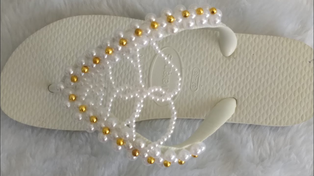 ver chinelo bordado com perola