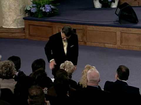 Kenneth Copeland retells Smith Wigglesworth raising a man from the dead