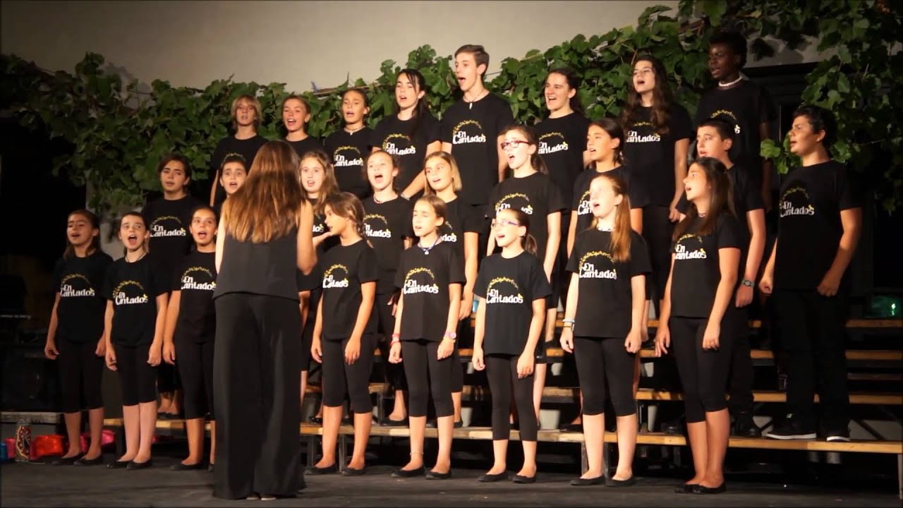 The lion sleeps tonight - Voces Blancas de Valladolid