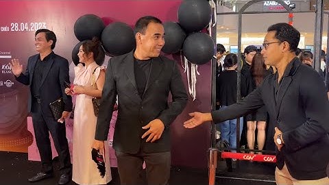 Quyền Linh nhường vợ chồng Cao Minh Đạt trên thảm đỏ, nhường luôn Huỳnh Đông nhưng bị từ chối