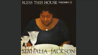 Watch Mahalia Jackson Standing Here Wondering Which Way To Go video