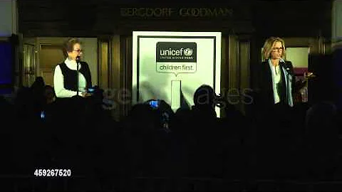 Téa Leoni at 2014 Bergdorf Goodman Holiday Window Unveiling & UNICEF Snowflake Lighting SPEECH