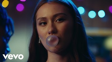 Royel Otis - who's your boyfriend (Official Music Video)