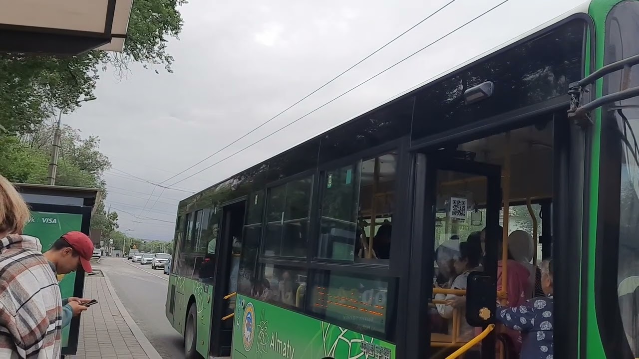 Автобус Yutong ZK6118HGA следует по маршруту 31 