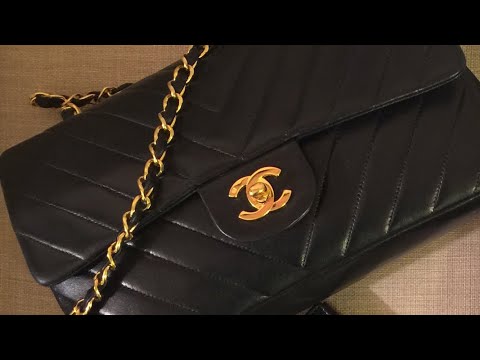 WHAT FITS? CHANEL CHEVRON MEDIUM FLAP 