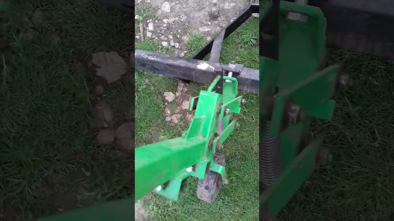 Культиватор ока в работе