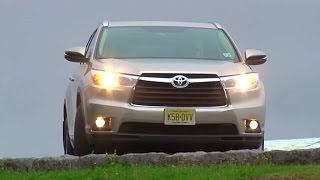 2014 Toyota Highlander  TestDriveNow.com Review by Auto Critic Steve Hammes | TestDriveNow