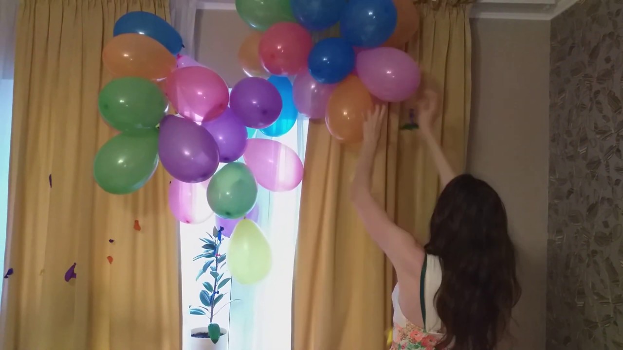 Лопнула 50 воздушных шариков на скорость за 1 минуту :) Girl Balloons pop  ^)
