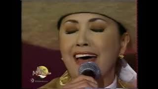 Luna . Ana Gabriel con mariachis