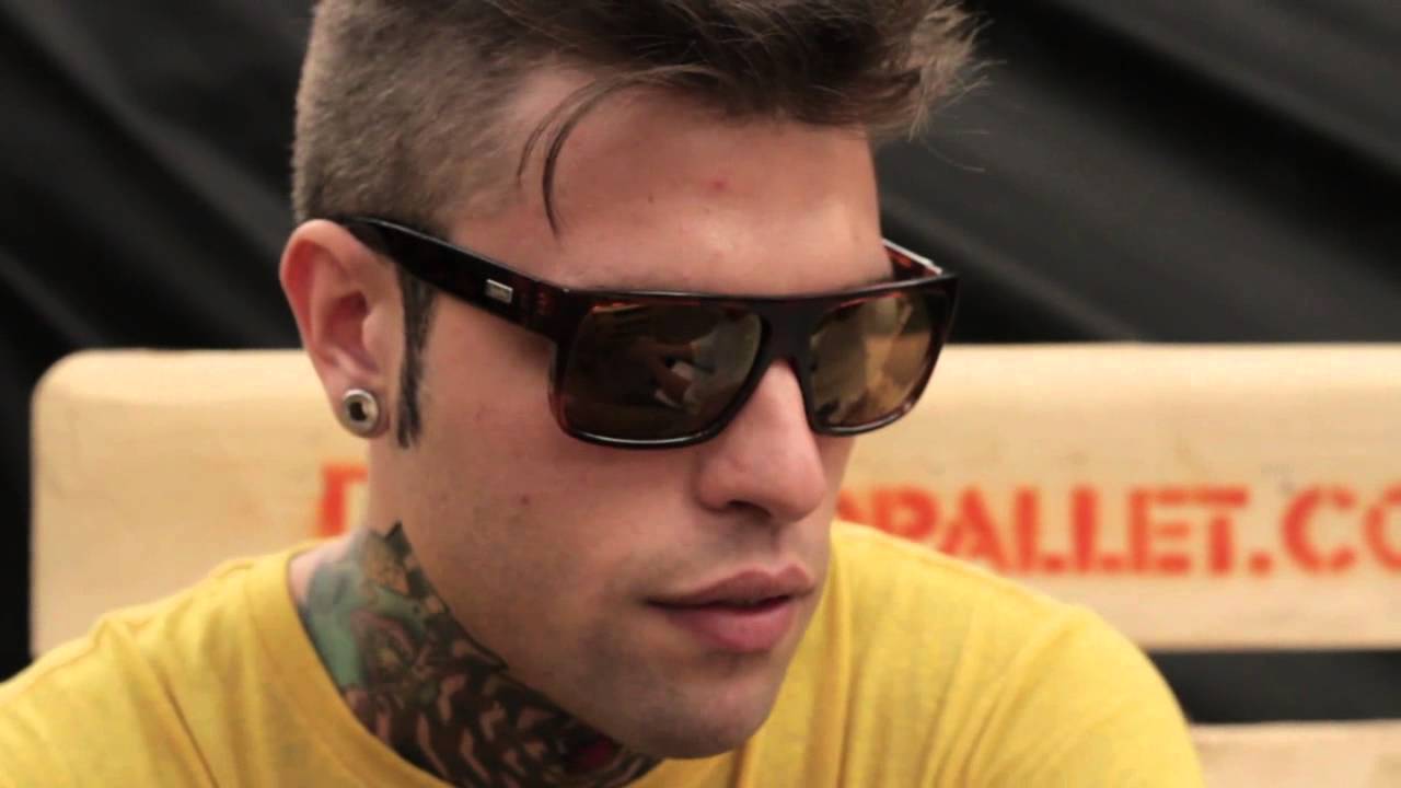 FEDEZ | intervista a VILLA ADA | 03.07.2013 - YouTube