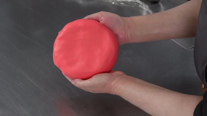 How to Prepare Fondant before use [ Cake Decorating For Beginners ]