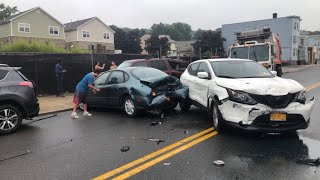 Garbage Truck hits 5 parked cars