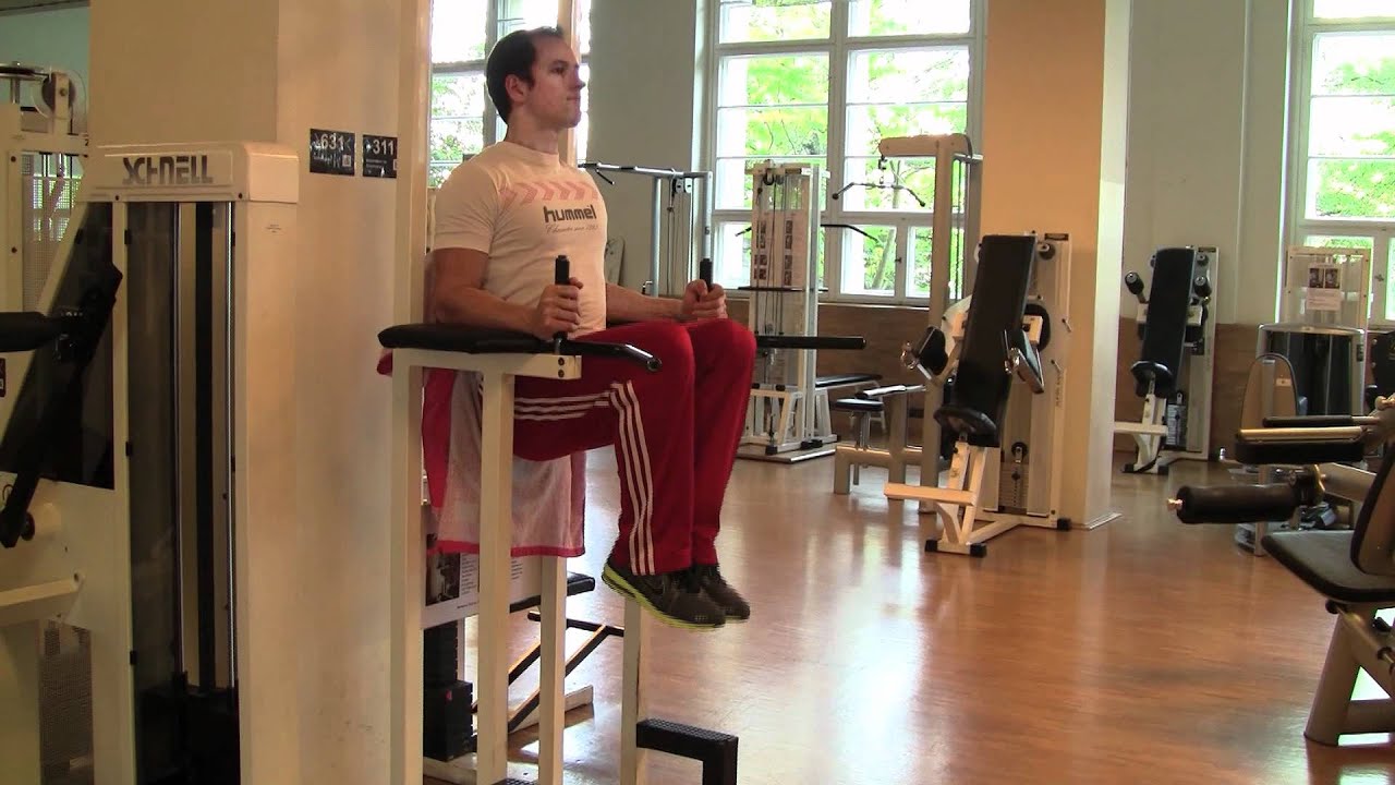 Bauchmuskeltraining Am Krafttraining Gerat Youtube