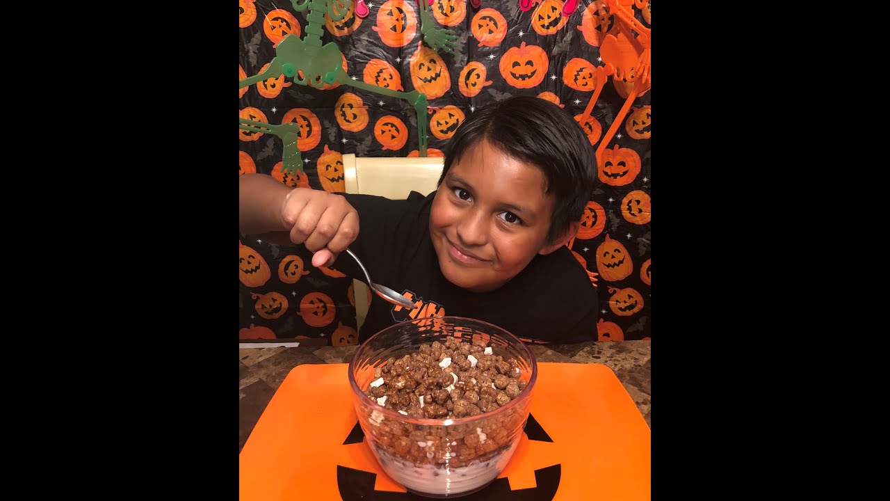 HALLOWEEN SNACKS TASTE TEST