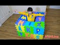 alphabet ABC song nursery rhyme for kids アルファベットのマットをブロックのようにお家を作ったけどABCの文字が消えた！？？