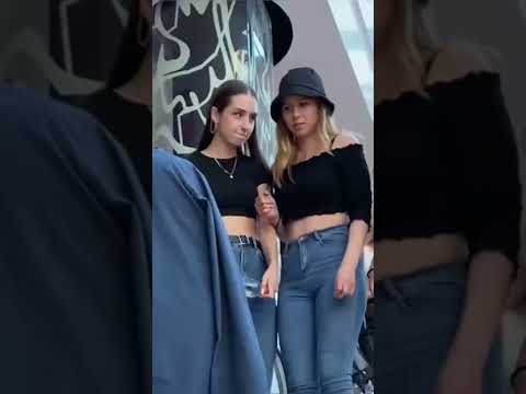 РАЗДЕЛСЯ ПРИ ЧУЖИХ ДЕВУШКАХ/ПРАНК НА ЭСКАЛАТОРЕ #реакция #shorts #пранк #tiktok