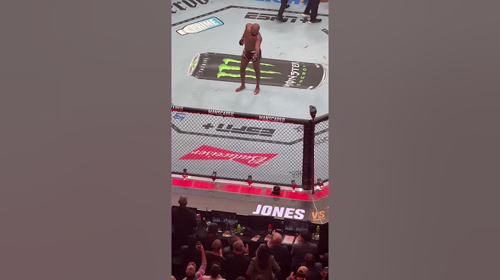 Jon Jones does the Donald Trump dance #ufc309