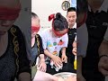 Thử Thách Bịt Mắt Nhét Tiền Vào Heo Tuổi Thơ Ai Đã Từng #ĐỎVlog