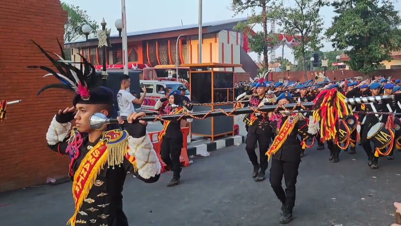 KIRAB DRUMBAND GITA SUARA NALA SMA NEGERI TARUNA NALA JAWA TIMUR