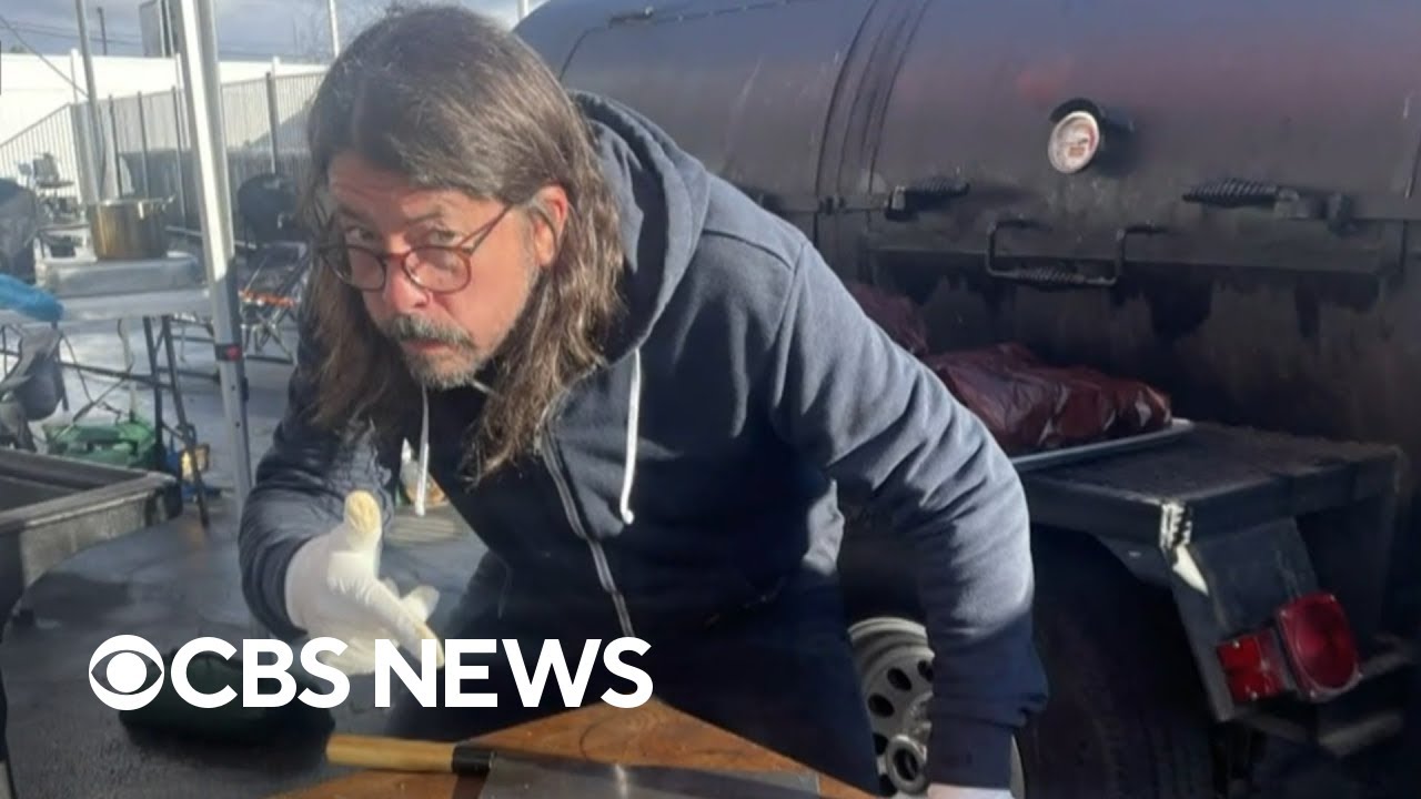 Foo Fighters' Dave Grohl Barbecues for Over 24 Hours at Homeless ...