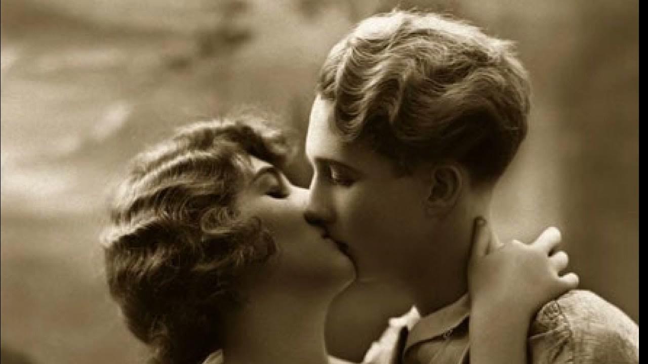 винтажный роман поцелуй. Kiss vintage. романтичный поцелуй. поцелуй. влюбленные ретро.