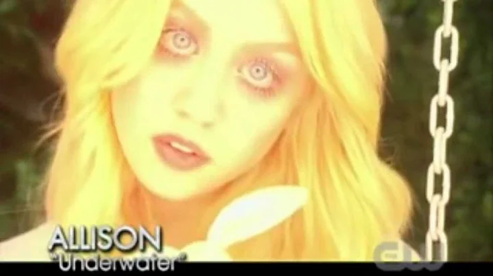 Allison Harvard - Underwater