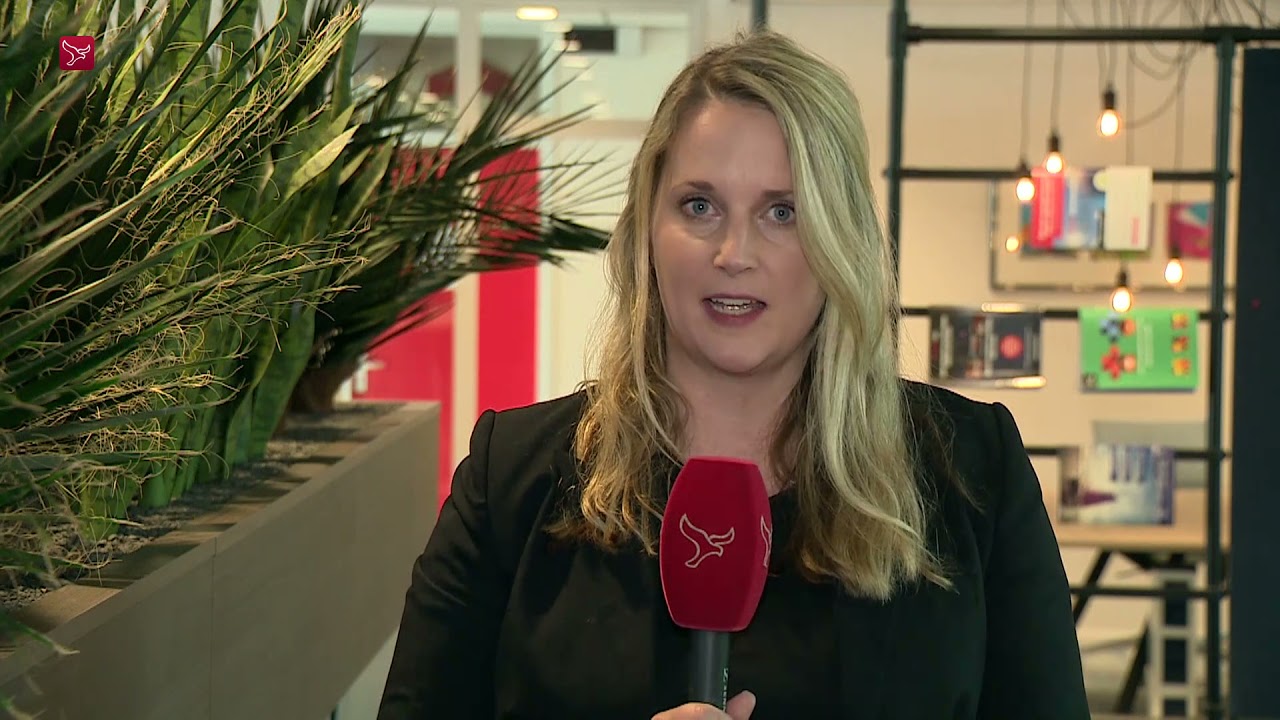 Groepje Urker jongeren loopt rond in SS-uniformen