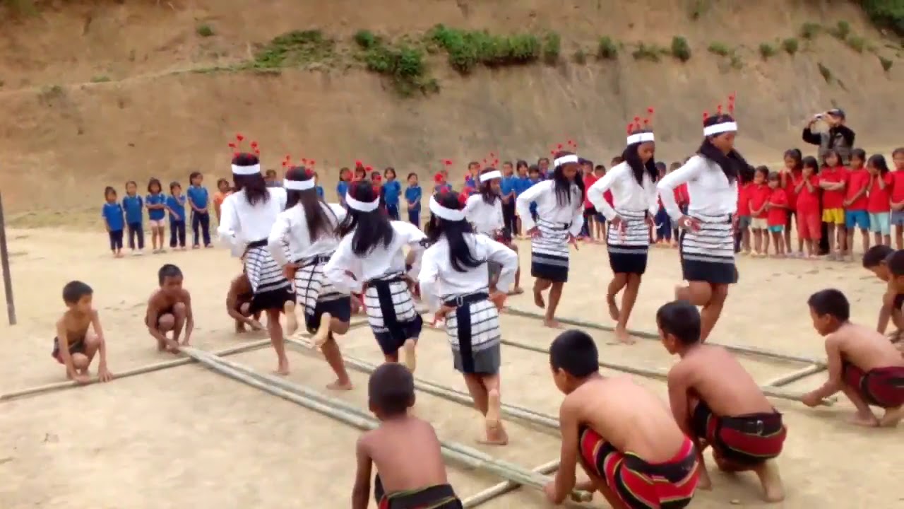 Cheraw Dance The exotic folk dance of Mizoram