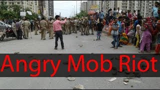 Complete: Mahagun Moderne society attacked by mob(Noida’s Sector 78) by shashank panwar 2,384 views 6 years ago 2 minutes, 33 seconds