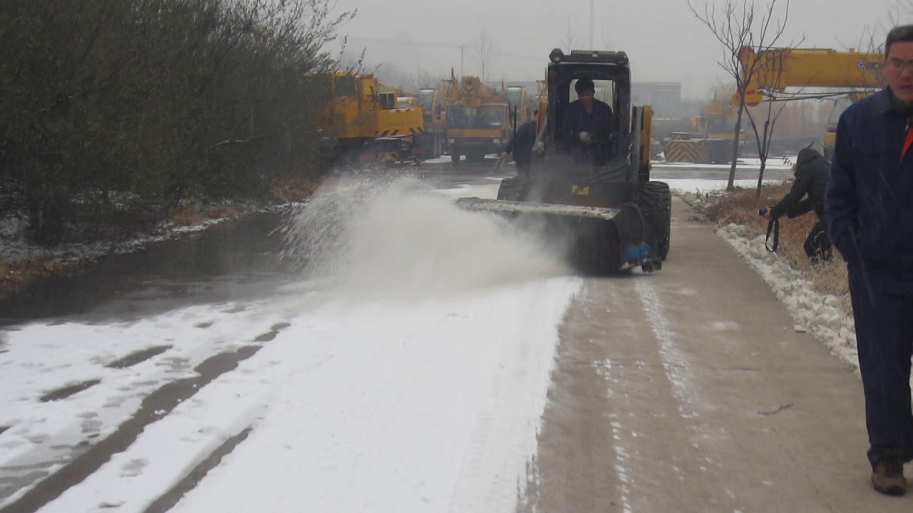 Angle broom suit to skid teer loader