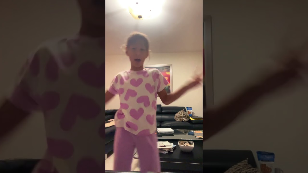 Если я упала то не смейтесь наоборот загадайте желание и оно сбудется