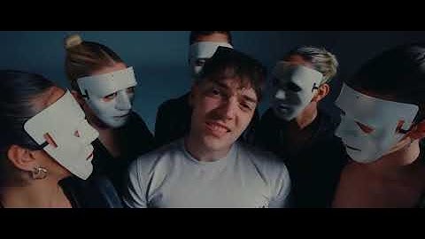 PETROV - PREMIATA (PROD. BY KAJTORA)