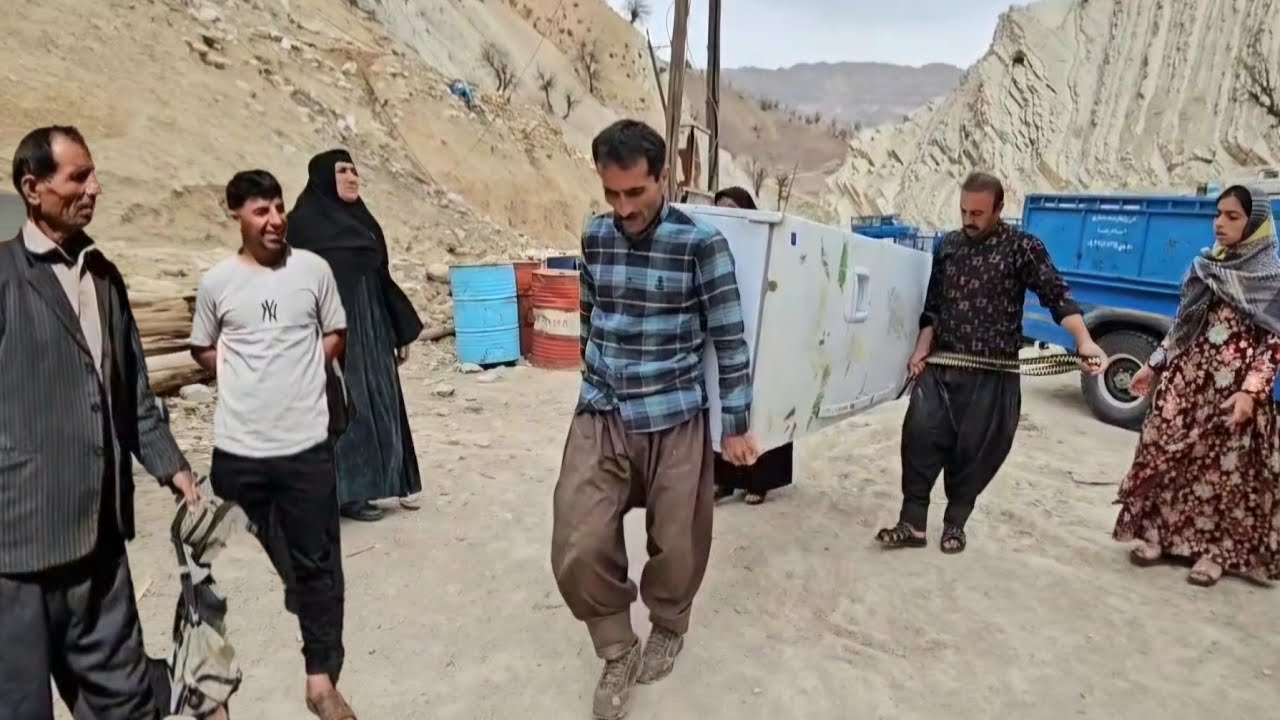 Nomadic life in the harsh conditions  war helping Shaaban's family and meeting Salman and his father