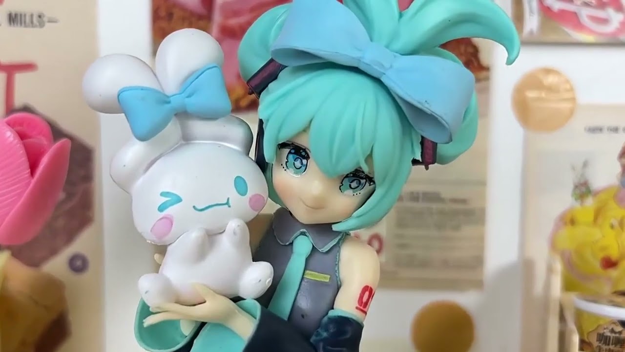 Hot 21CM Anime Hatsune Miku X Cinnamoroll Figure Anime Perip