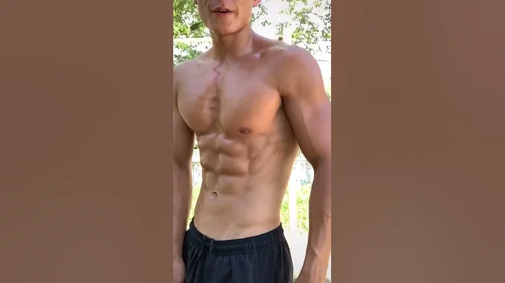 腹肌的塊數大多是由基因決定的，但你可以通過訓練讓腹肌更清晰更有厚度感 #記錄腹肌的日常 #快手健身房 - 天天要聞