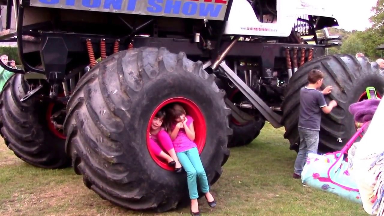 KIDS ON THE WHEEL- Car show in Devon, England, Uk - YouTube