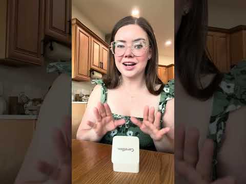 Unboxing my ring from @CaratBeeUSA they were absolutely amazing to work with. #weddingring