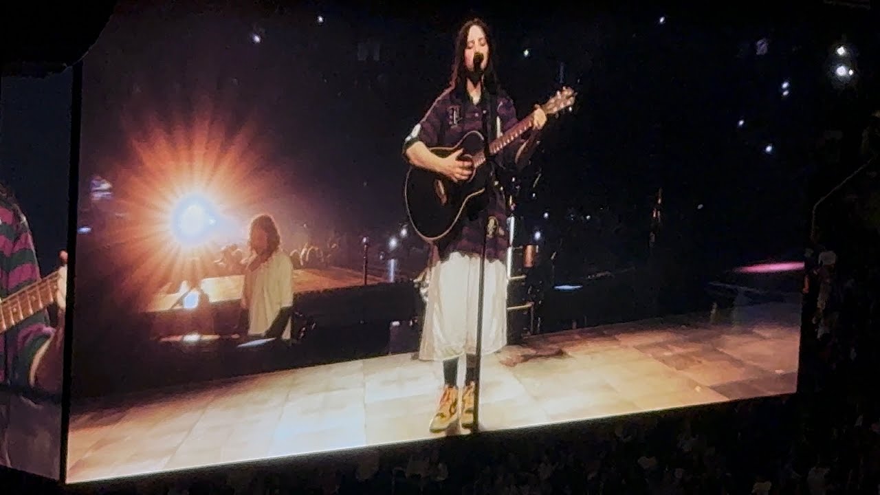 Billie Eilish - Hit me hard and soft tour - Toronto N2