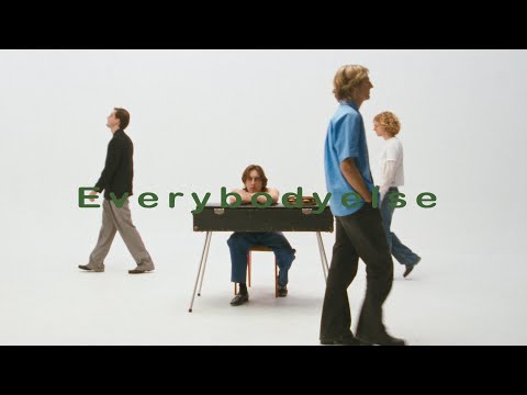 Everybodyelse (Lyrics)