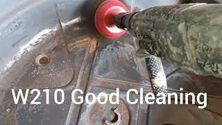 Cleaning hood from rust