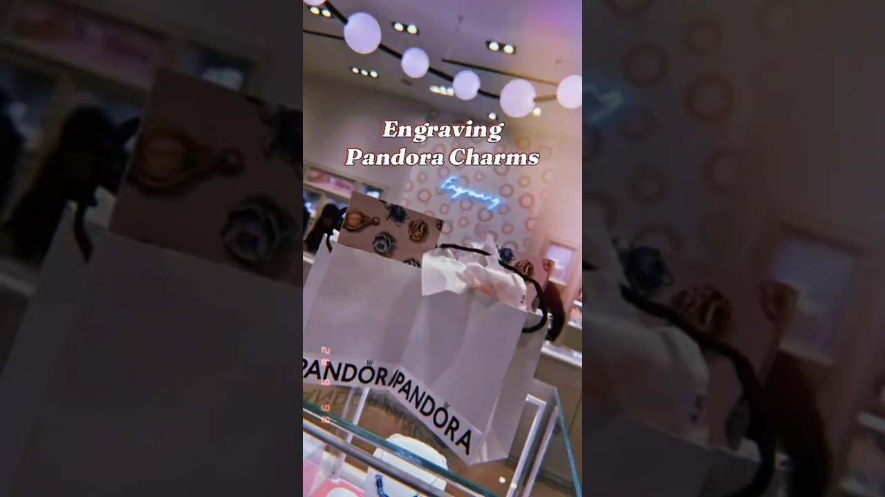 Engraving Pandora Charms with your bestie🛍