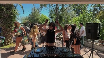 Hardbounce delivery in a private village in Madrid | NEUMONIIA X PORTAL61