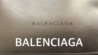バレンシアガのクラッチバッグ買ってみた【渋谷スクランブルスクエア】
