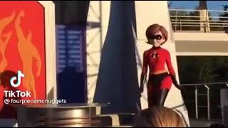 Stan twitter: Mrs. Incredibles face falling off