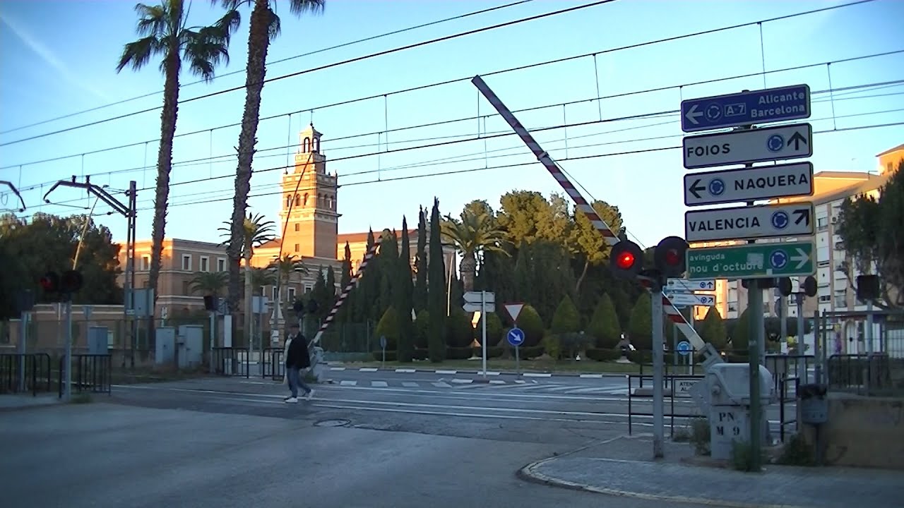 Spoorwegovergang Moncada (E) // Railroad crossing // Paso a nivel