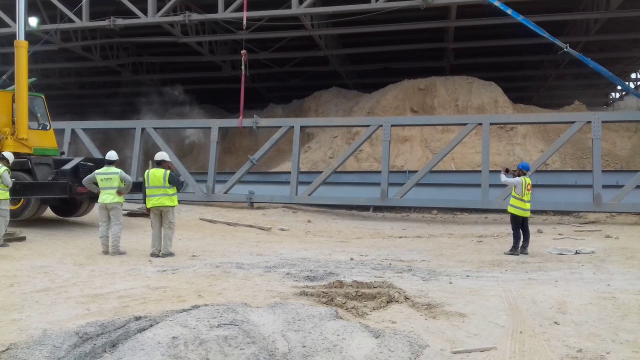 Alex Fort Worth lifting of 46 meter span truss أليكس فورت رفع جمالون 46 متر