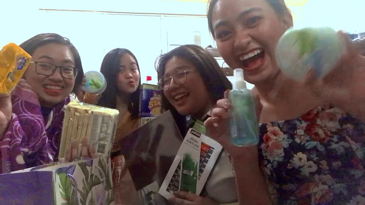 VLOG 1: Christmas Unboxing (Edith Carson Hall Dorm...