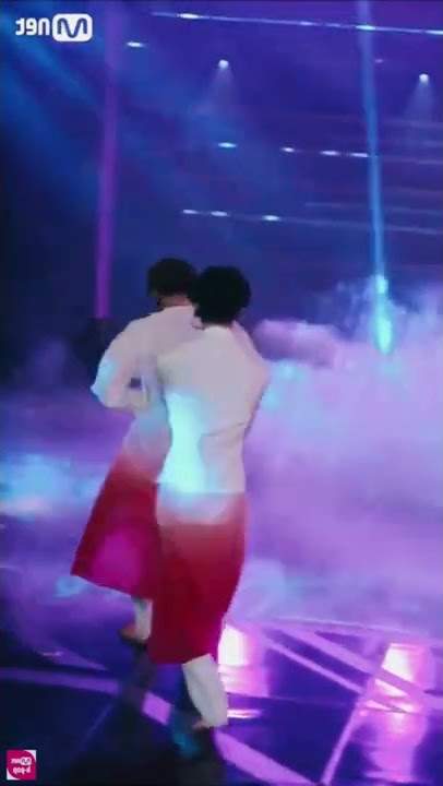 We need to talk about how Kevin also takes care of Jacob more. #theboyz #moonbae